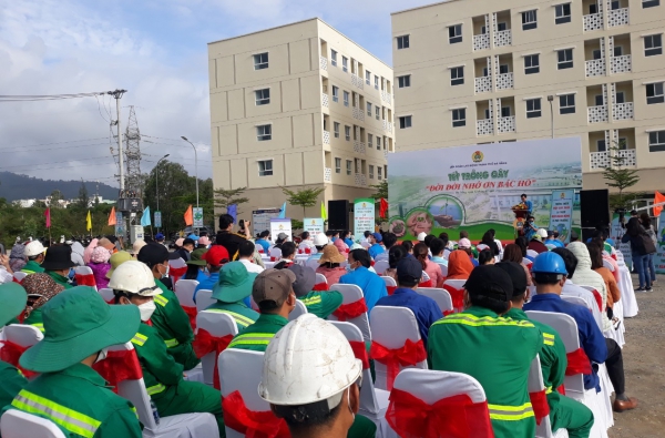 Công đoàn cơ sở Công ty Công viên-Cây xanh Đà Nẵng hưởng ứng ra quân “Tết trồng cây” năm 2022